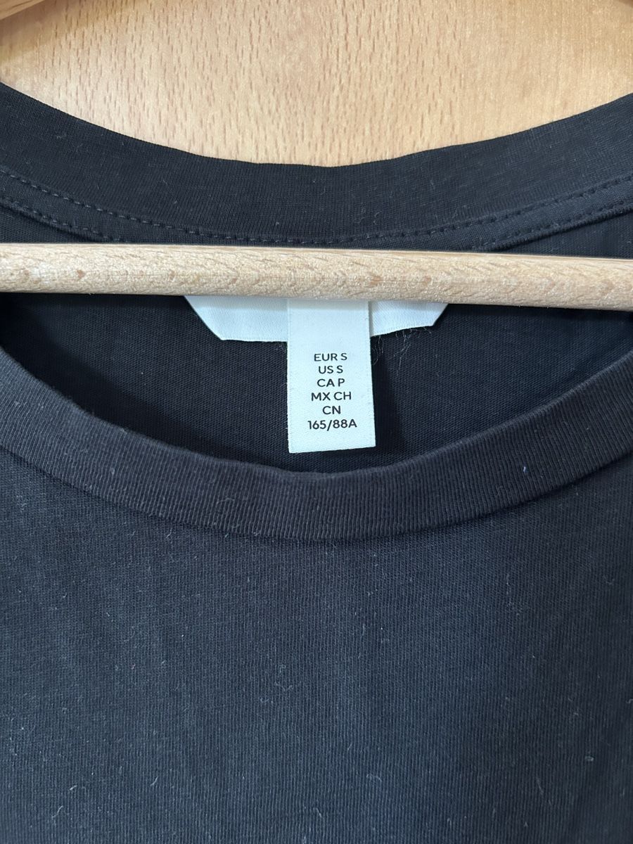 H&M T-shirt: Schwarzes H&M Tshirt Grösse S Baumwolle – Usato da Maur venduto da Cambrino 1