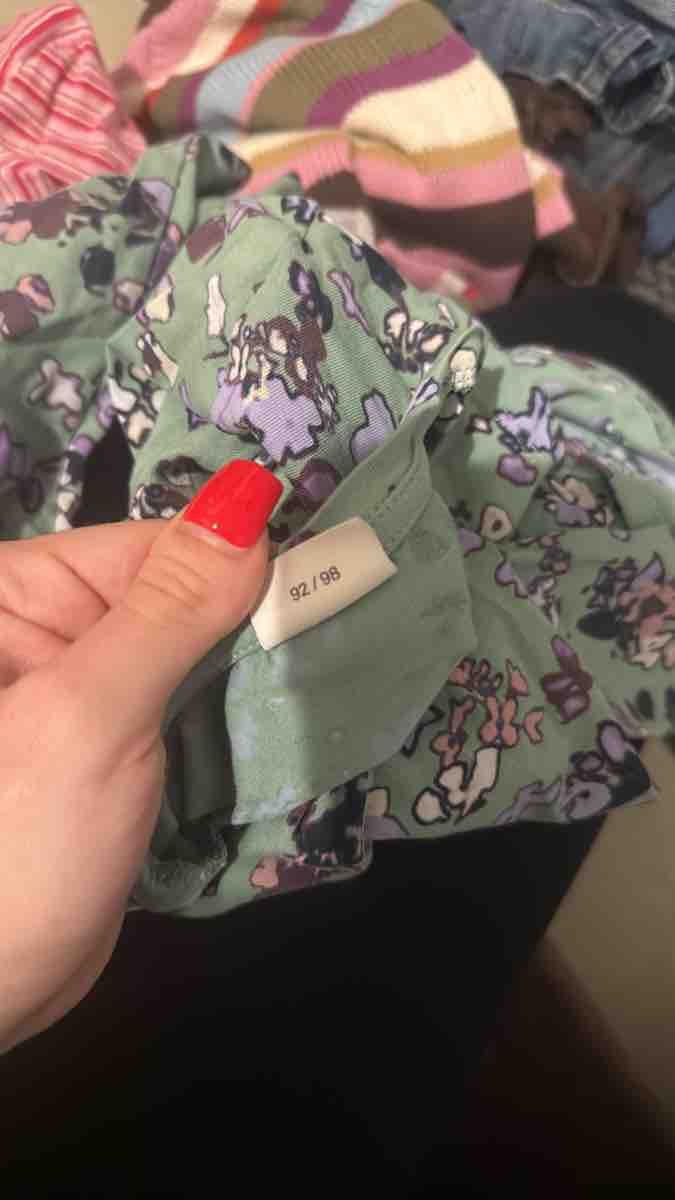 S.Oliver Maglioni & Felpe: s.Oliver Mädchen Pullover langarm grün Grösse 92/98 – Nuovo (secondo la descrizione) da Zürich venduto da Pingu333 3