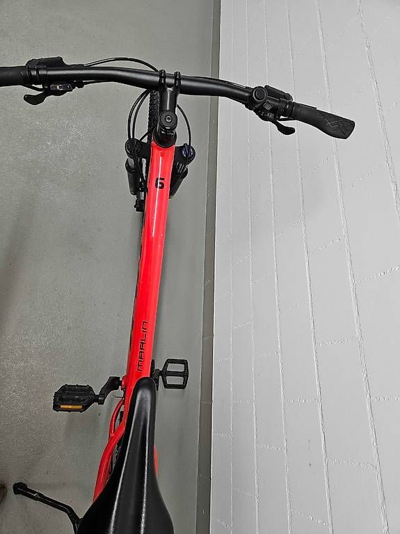 Trek Biciclette: TREK Marlin 6 Mountainbike Red – Usato da Spiez venduto da phippu-drumfire 1