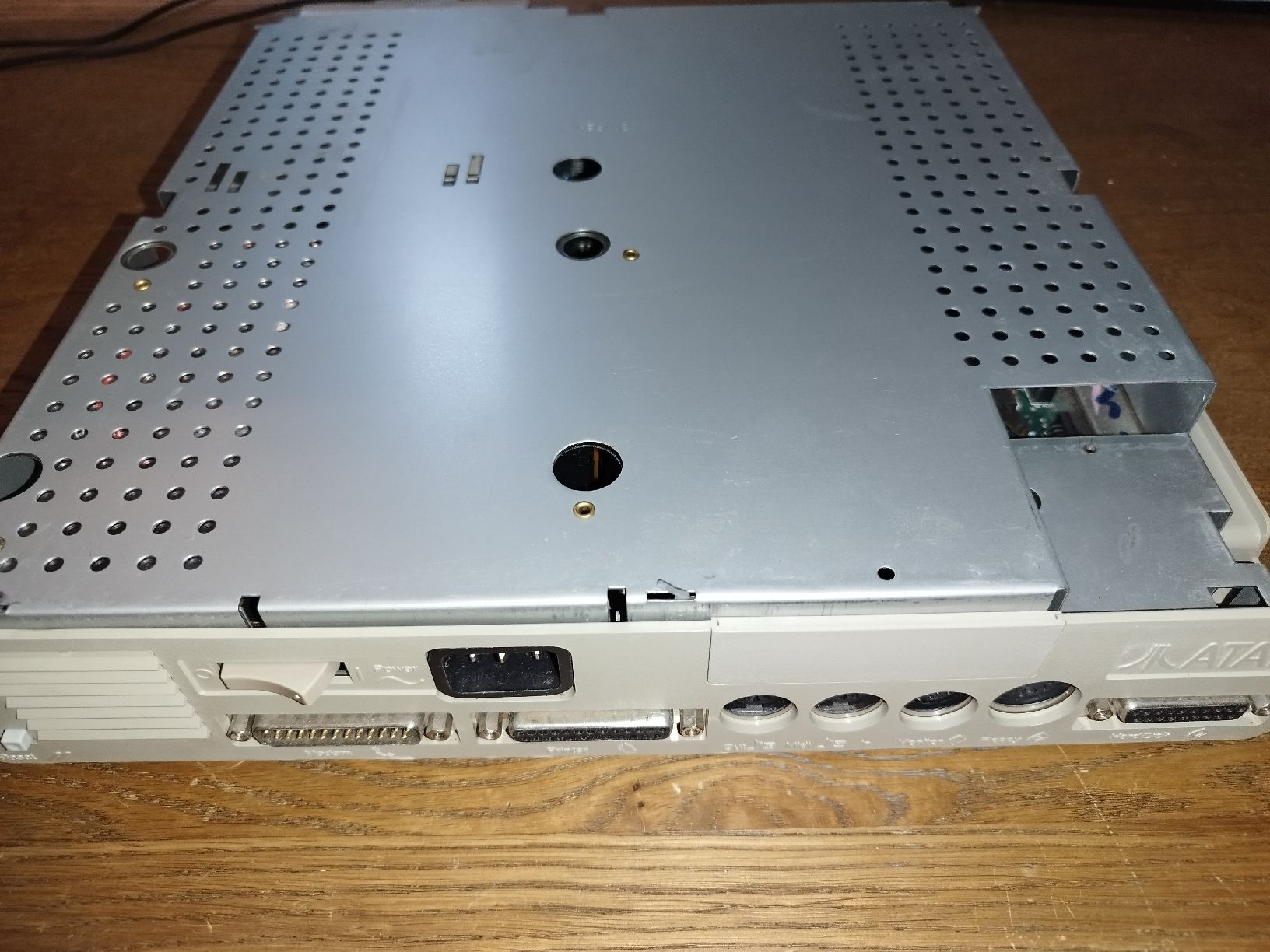 Atari PCs: Atari Mega 1 base unit – D'occasion à Domdidier par look80486 3