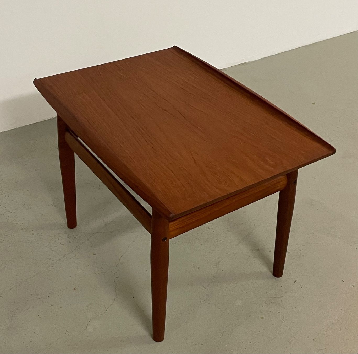 Tavoli: MidCentury Teak Sofatisch Grete Jalk 60s – Usato da Basel venduto da MidMod20C 4