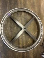 Retro 4-Speichen Radsatz 28“ Carbon Spinergy