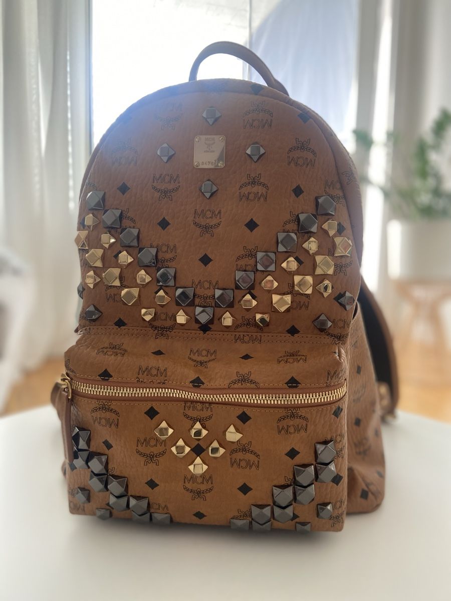 Mcm Zaini: MCM Rucksack mit Nieten, camel – Nuovo (secondo la descrizione) da Zürich venduto da Honeymoon_