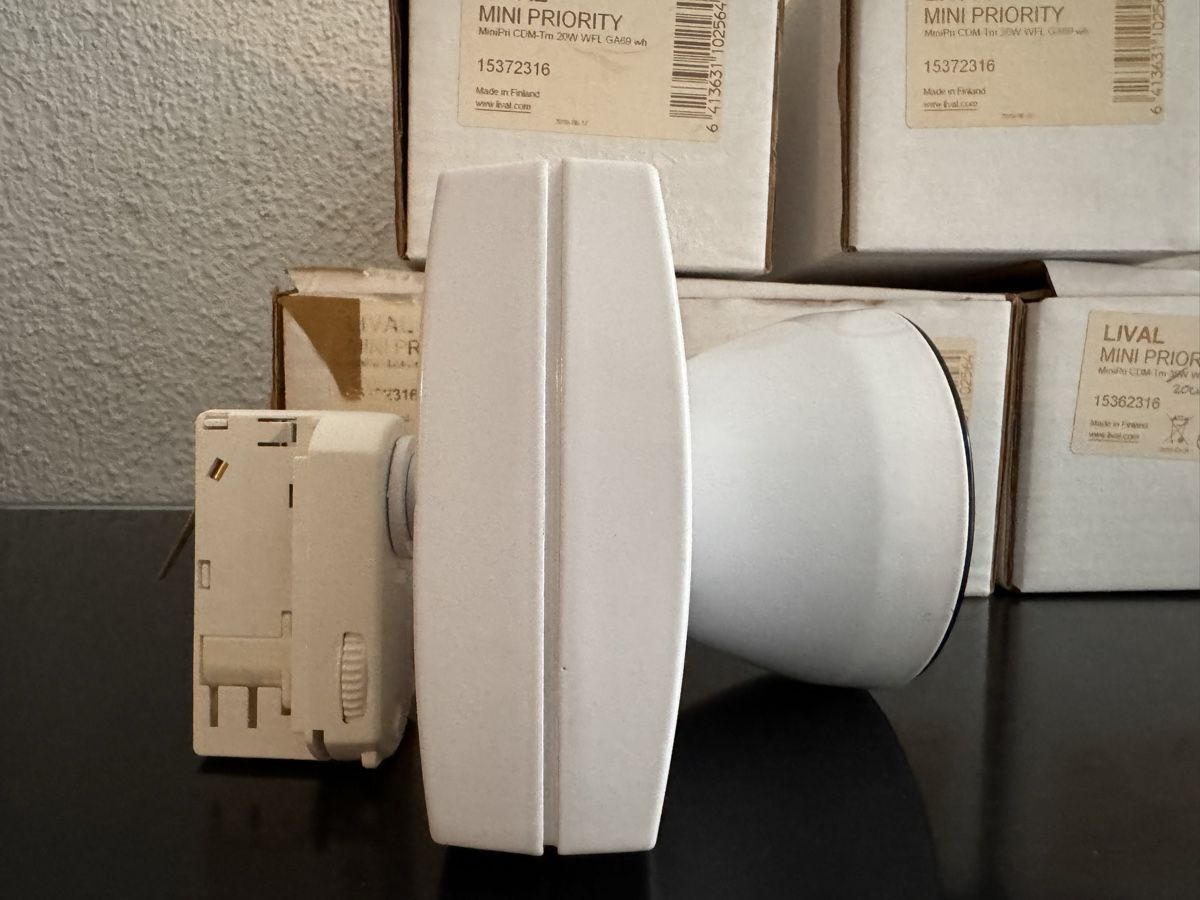 Lampade: 5 Stück Lival Mini Priority Schienenstrahler – Nuovo e nell'imballaggio originale da Wilderswil venduto da Renaissance1 2