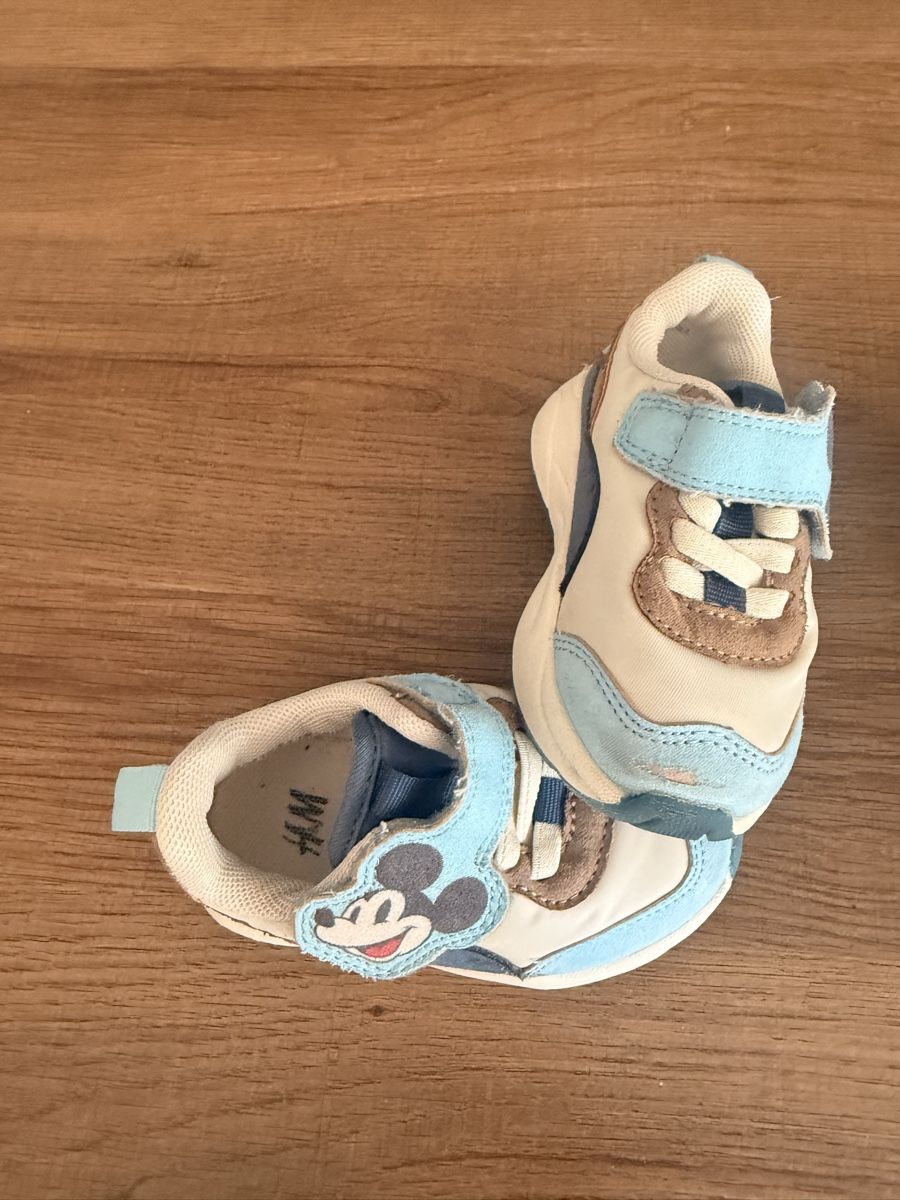 Scarpe per ragazzi: Schuhpaket Grösse 19/20 – Usato da Zürich venduto da Plant 1
