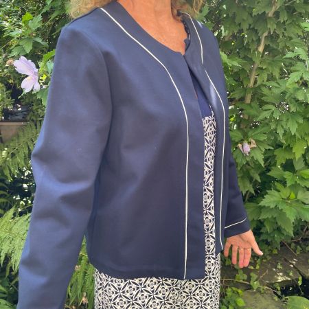 Dunkelblaue klassische Jacke von schwedischer Marke