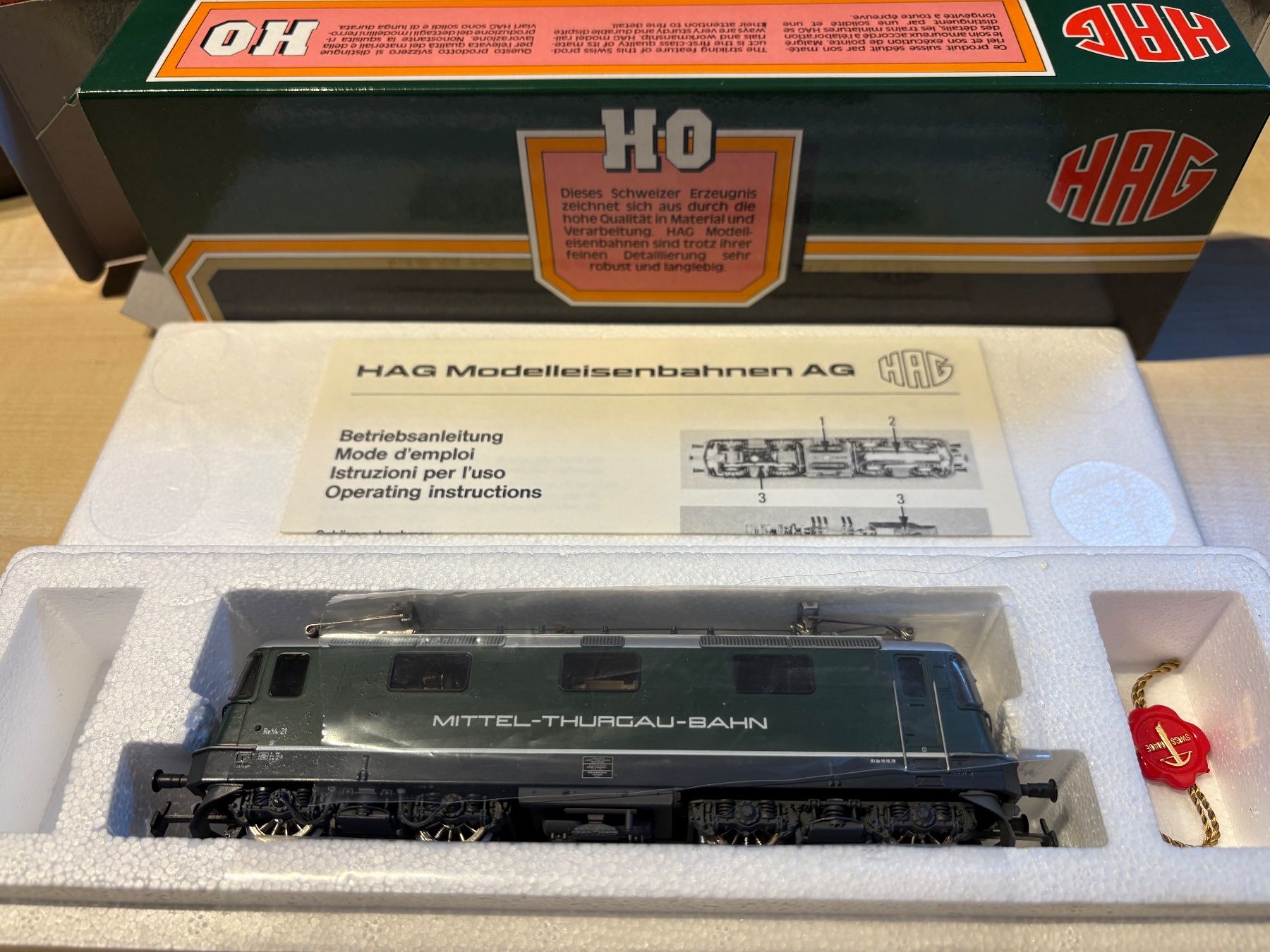 Hag Modelleisenbahnen: Hag 272 Re 4/4II MThB – Neu und originalverpackt aus Corcelles Payerne von Pierre66 4