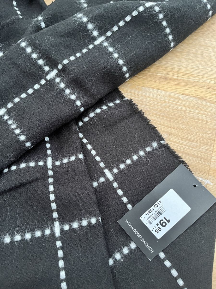 Foulard & Sciarpe: Winter Schal (Neu) – Nuovo e nell'imballaggio originale da Kradolf venduto da AlexiaEugster 1