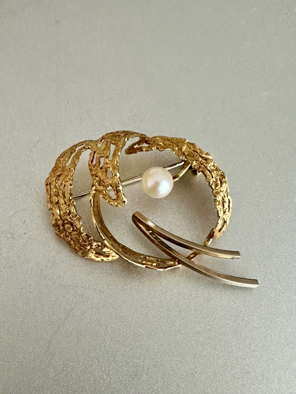Spille & Fermagli: Wunderschöne 18 Karat Goldbrosche – Usato da Onex venduto da Antiqueshow