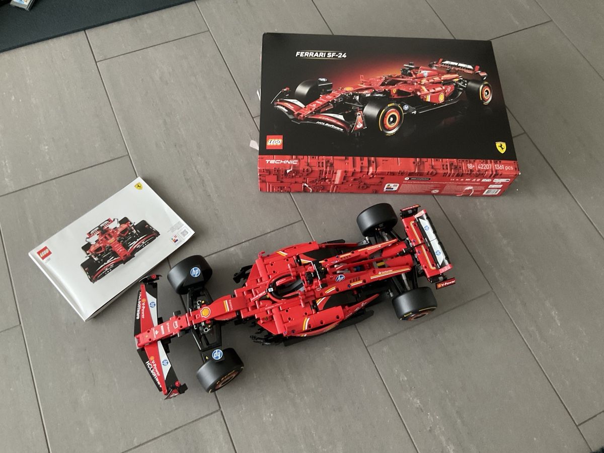 Lego Giocattoli: Lego Ferrari SF-24 – Usato da Rain venduto da Flick7