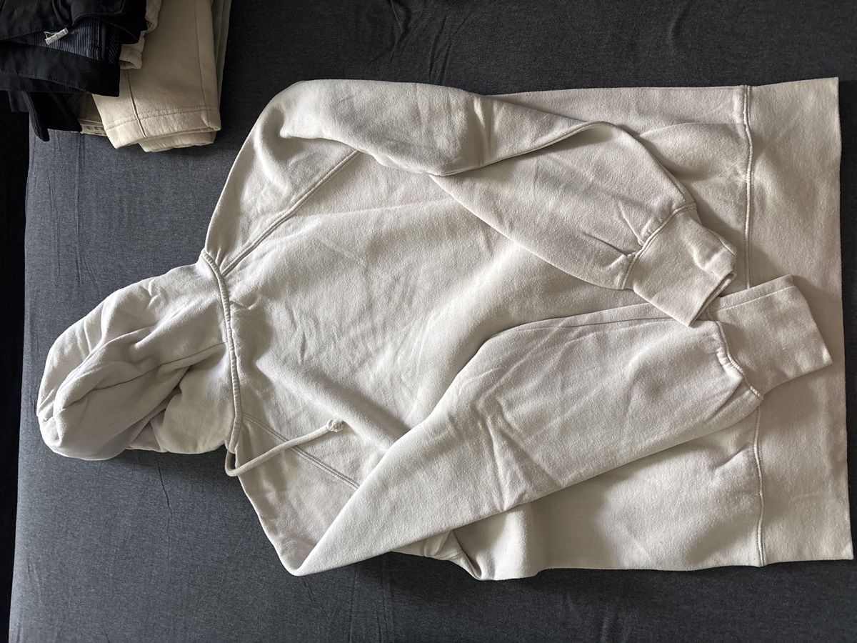 Pulls & Sweat-shirts: Pull à capuche très confortable beige – D'occasion à Chêne-Bougeries par Carol_gllo 1