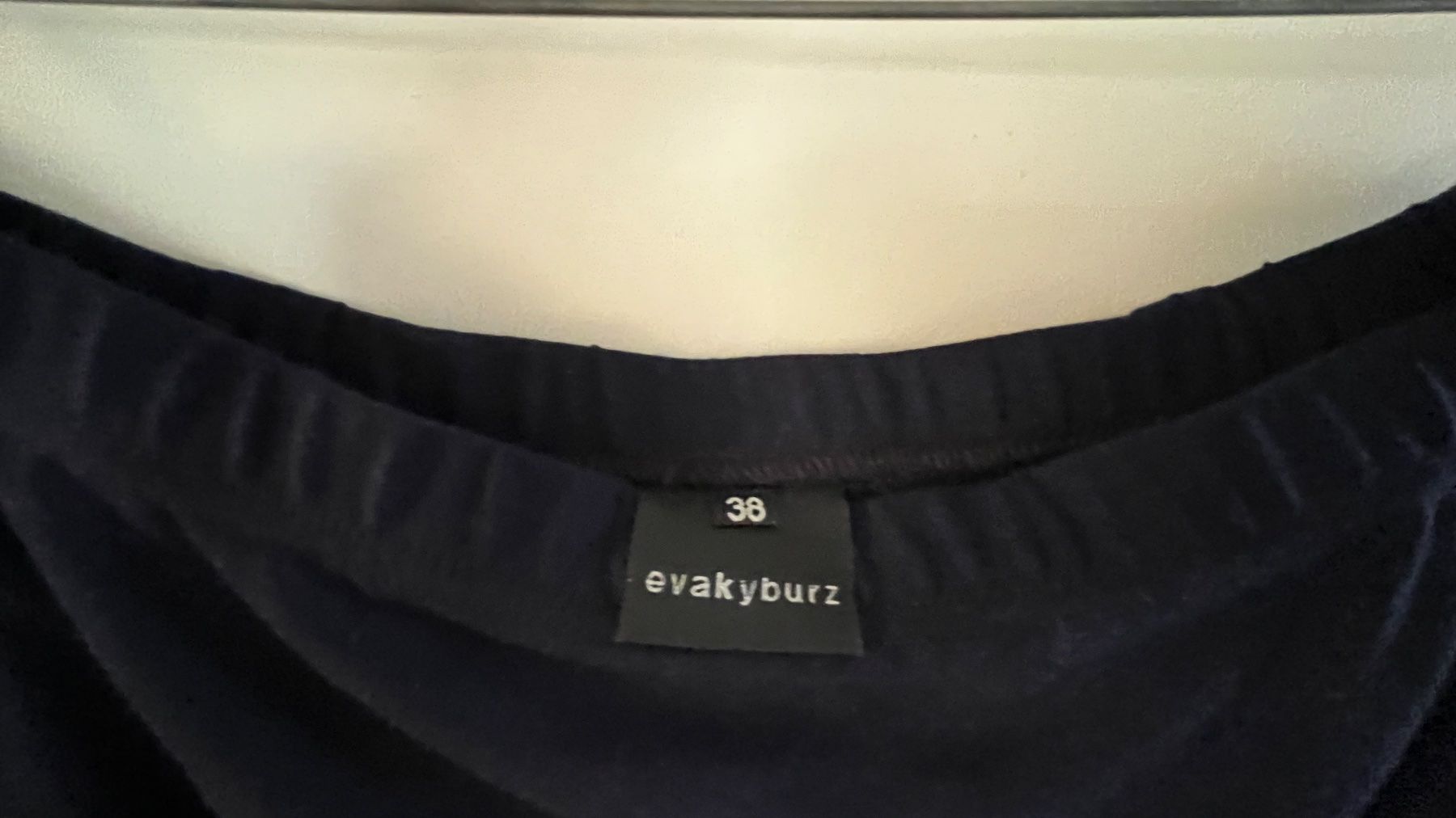 Kyburz Jupes: EVA KYBURZ: blauer klassischer Stiftrock – D'occasion à Zürich par ann_ngp7 3