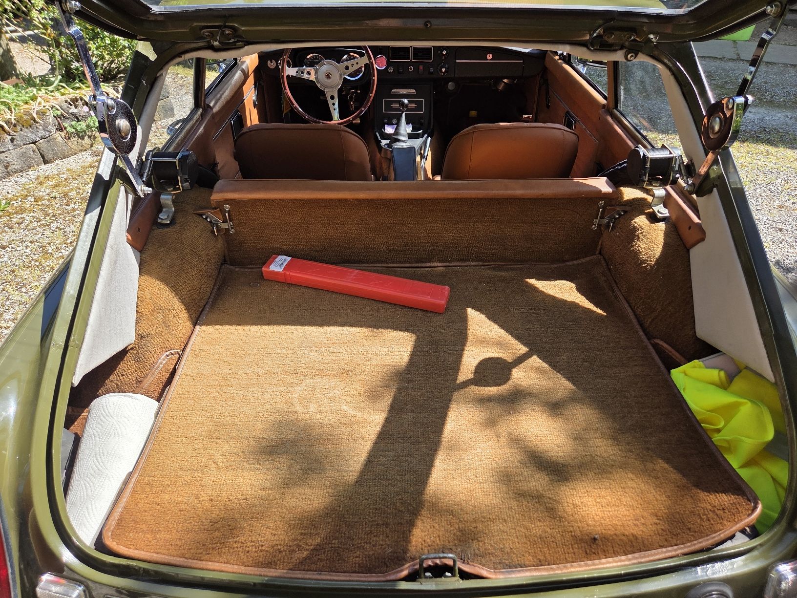 MG Automobili: MG B GT Oldtimer Erstlack Chrommodell – Nuovo (secondo la descrizione) da Uesslingen venduto da 1Atelier 5