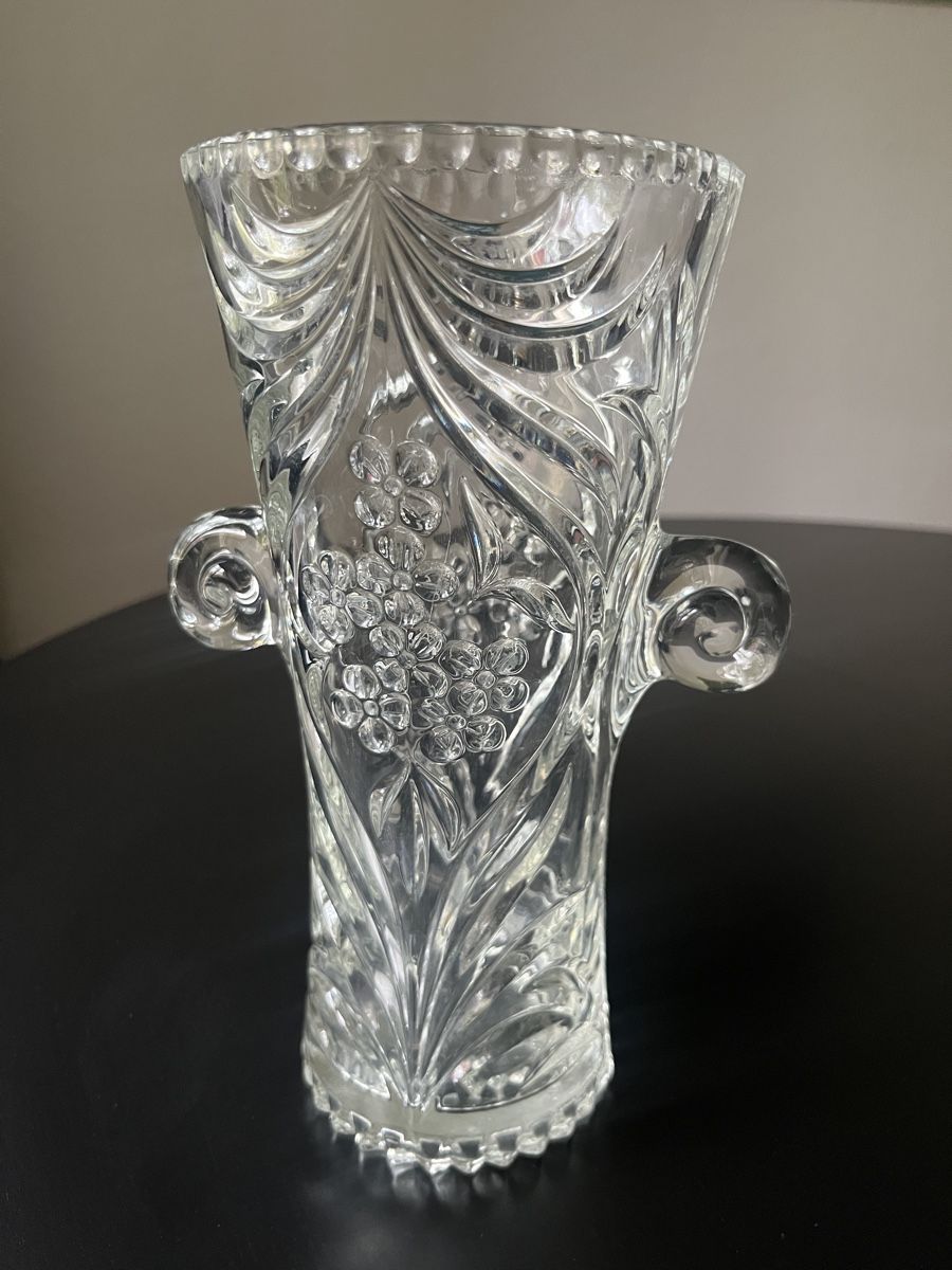 Vasi & Recipienti: Elegante Kristallvase mit Griffen – Usato da Zürich venduto da Nowstalgia 1