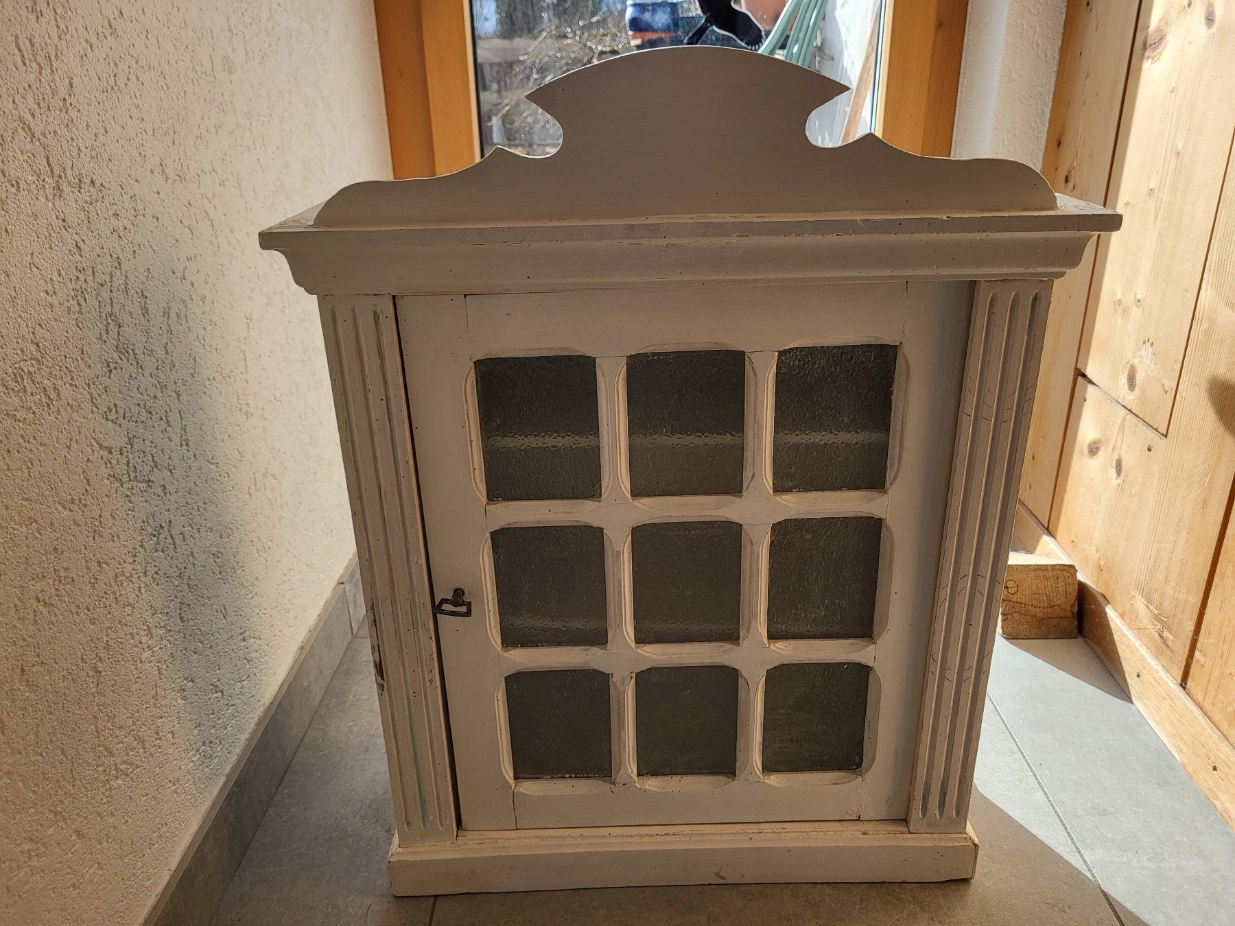 Armadi: armoire ancienne à suspendre – Usato da Courroux venduto da Marilouise01
