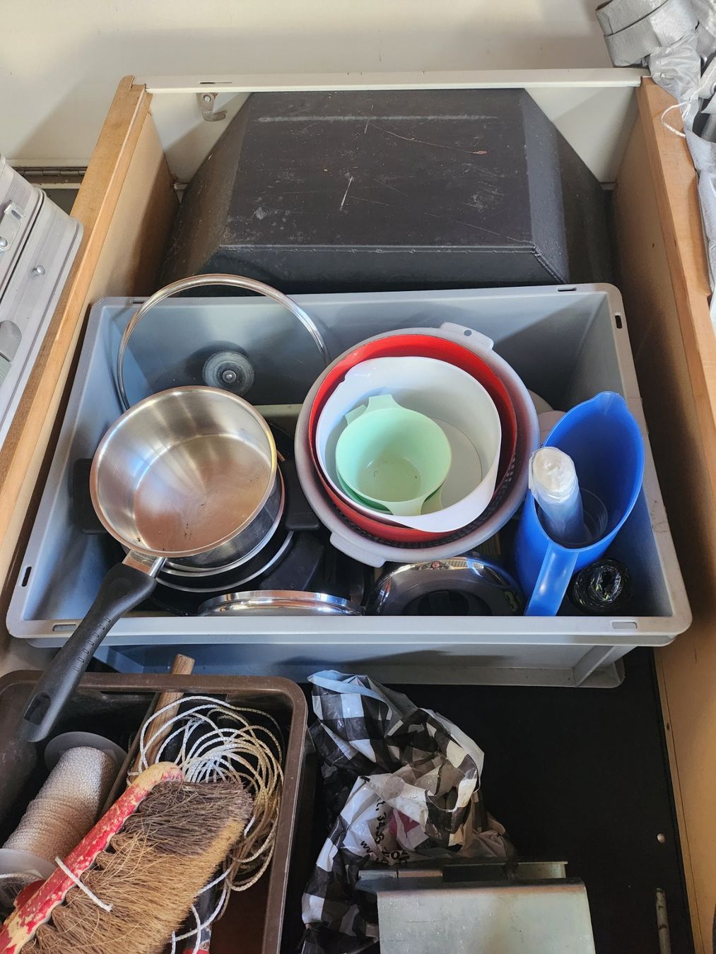 Camping Fahrzeuge: Camping Utensilien mit Anhänger – Gebraucht aus Herzogenbuchsee von walsch01 7