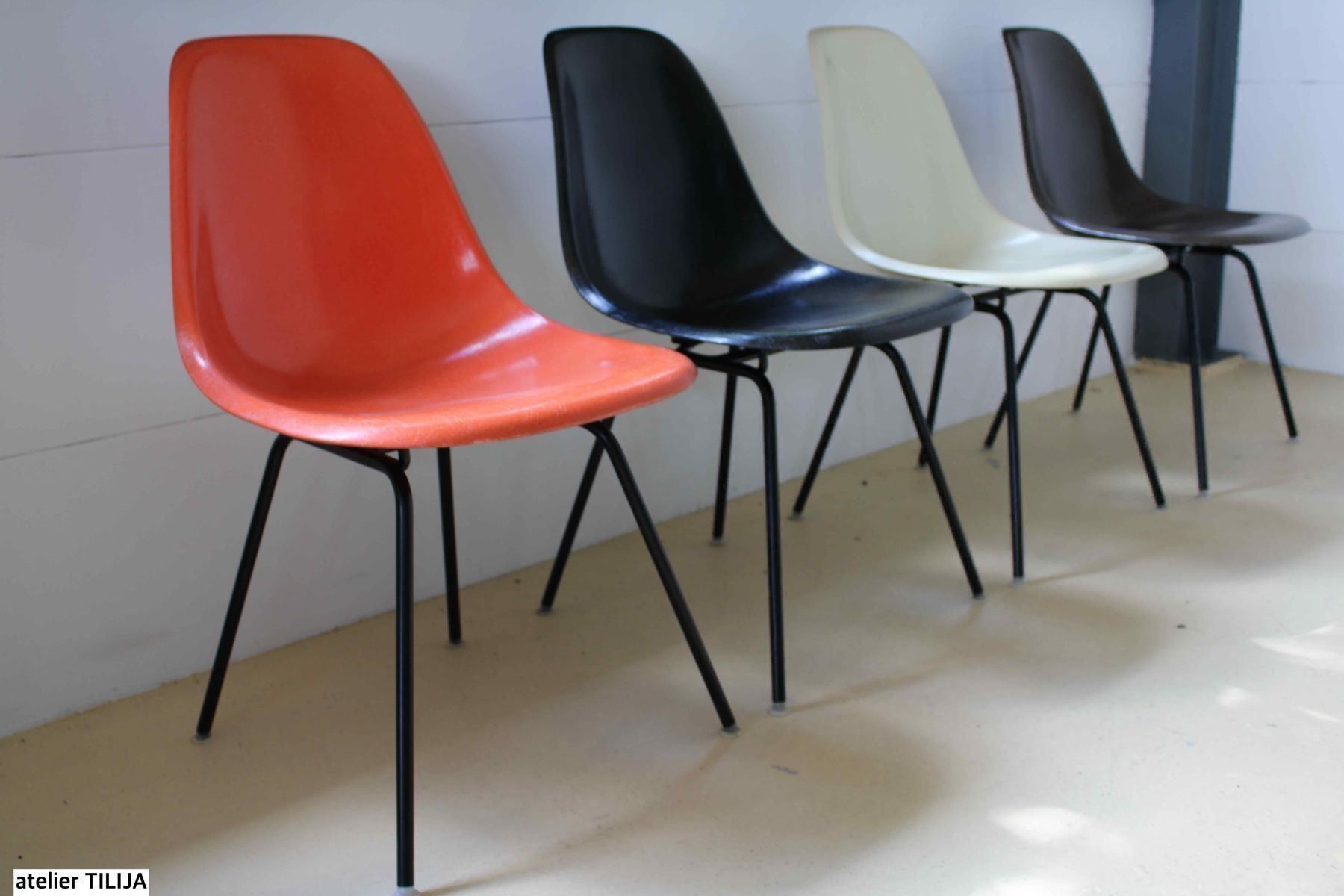 Eames Sedie: Eames Stühle von Hermann Miller im Set – Usato da Meinisberg venduto da atelier_TILIJA 7