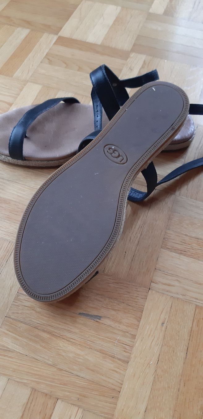 Ugg Scarpe da donna: sandali UGG – Usato da Tesserete venduto da eli_y5kr 1