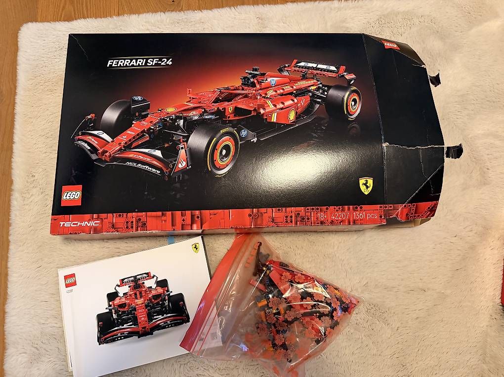 Kit di costruzioni: LEGO Technic Ferrari SF-24 42207 – Usato da Adligenswil venduto da TST04