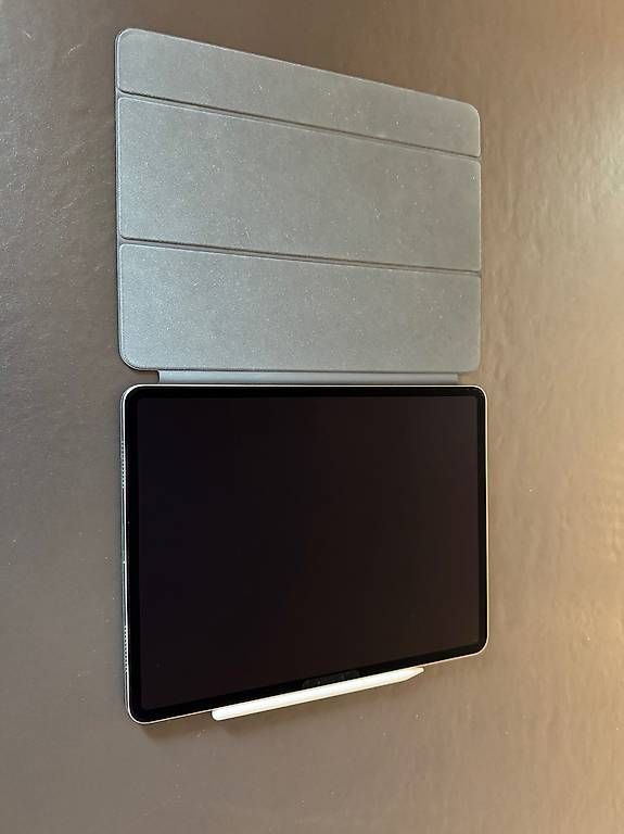 Tablettes PC: iPad Air 13" M2 128GB Spacegrau + Pencil Pro & Case – D'occasion à Bern par mmo_w2yb