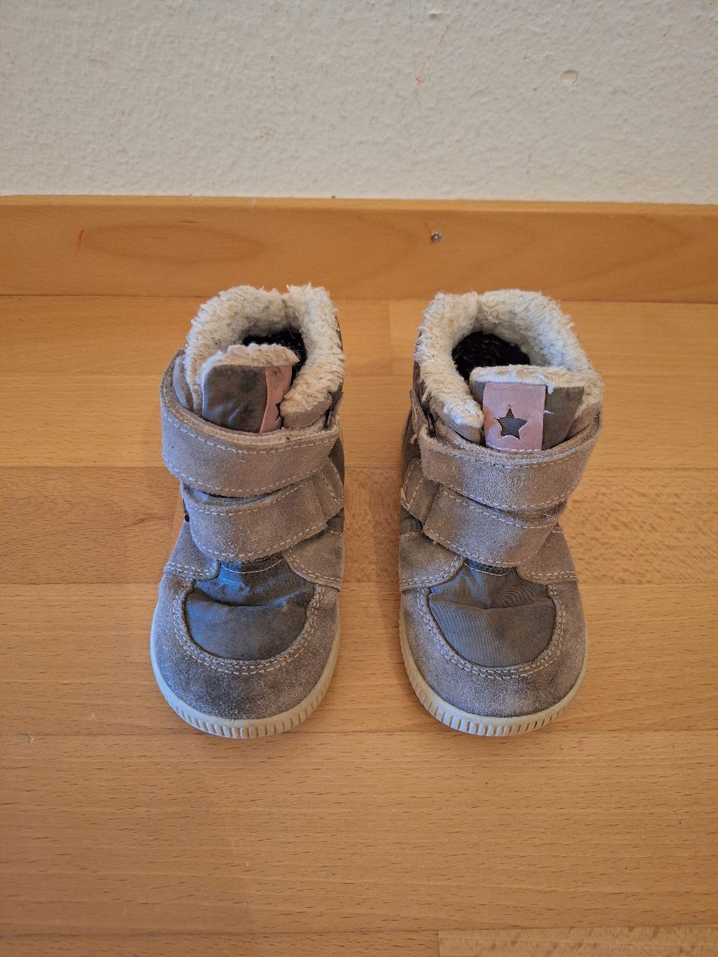 Primigi Schuhe für Mädchen: Winterschuhe von Primigi in Gr. 25 – Gebraucht aus Oberrieden von man_9tm2