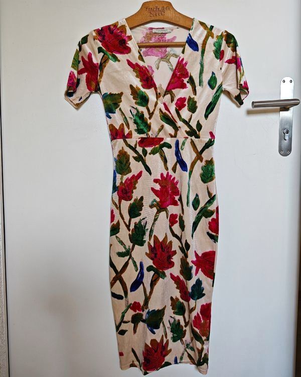 Kleider: Lot de 4 Robes - S - Dès 10.- – Gebraucht aus Bex von sni_q7lh 4