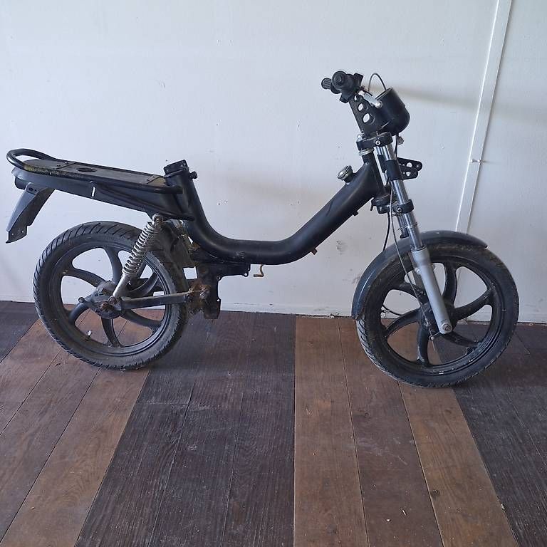 Tomos Parti ricambio per ciclomotori: Tomos Rahmen mit Papieren – Usato da Rupperswil venduto da pdg1990