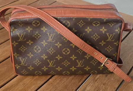 LOUIS VUITTON Sac Bandouliere 30 Vintage Monogram Canvas