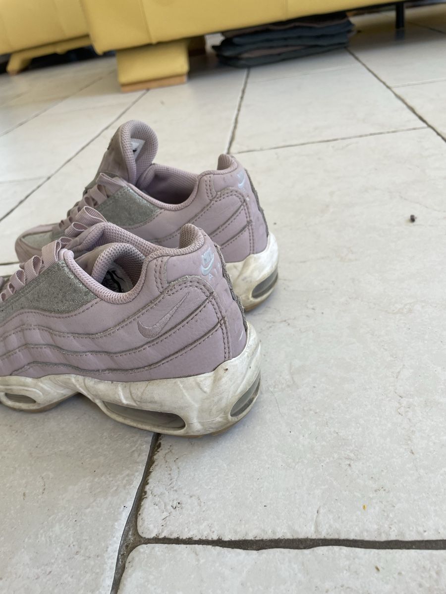 Nike Scarpe da donna: Paire de Nike – Usato da Lavigny venduto da Lea_9rxv 2