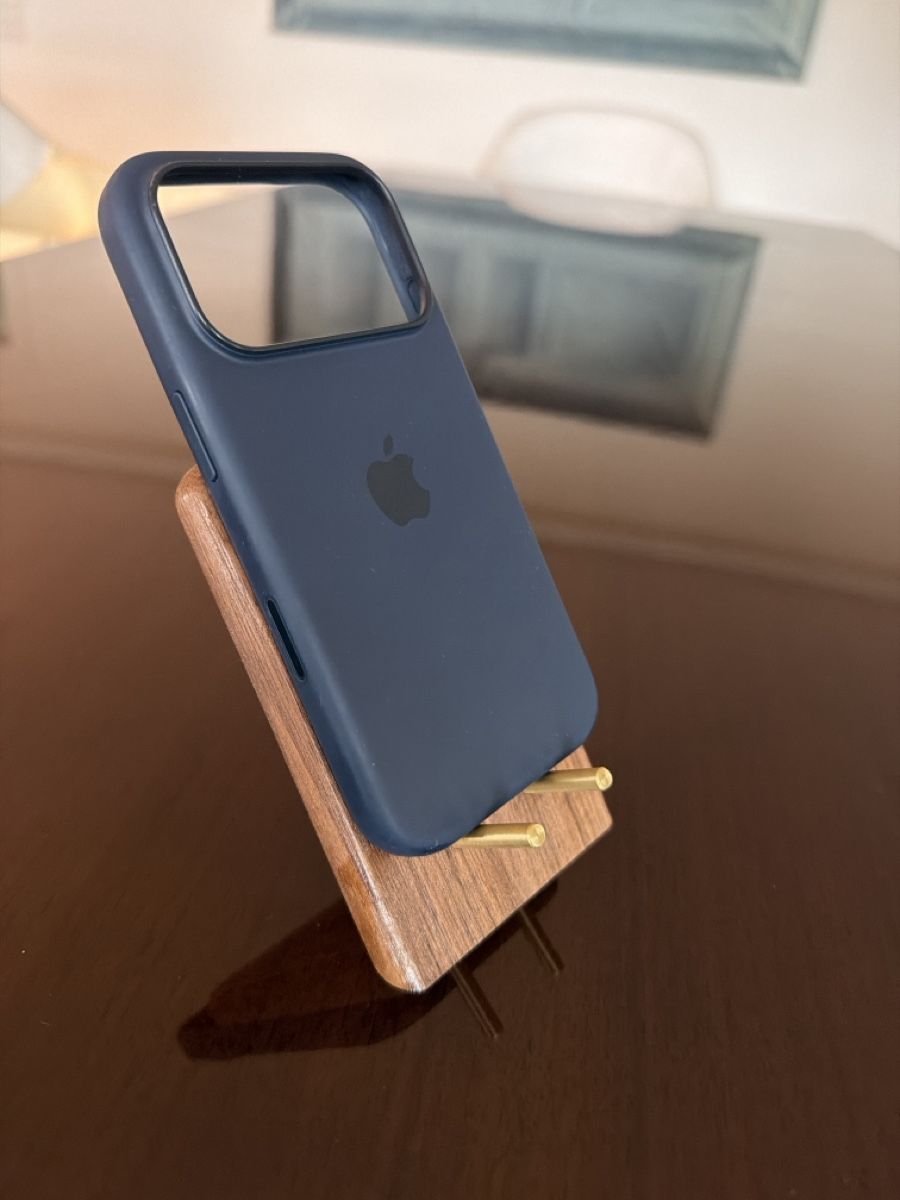 Staffe: Holz Smartphone Halterung mit Messing Ständer Neu – Usato da Zürich venduto da joyfulgrace 1