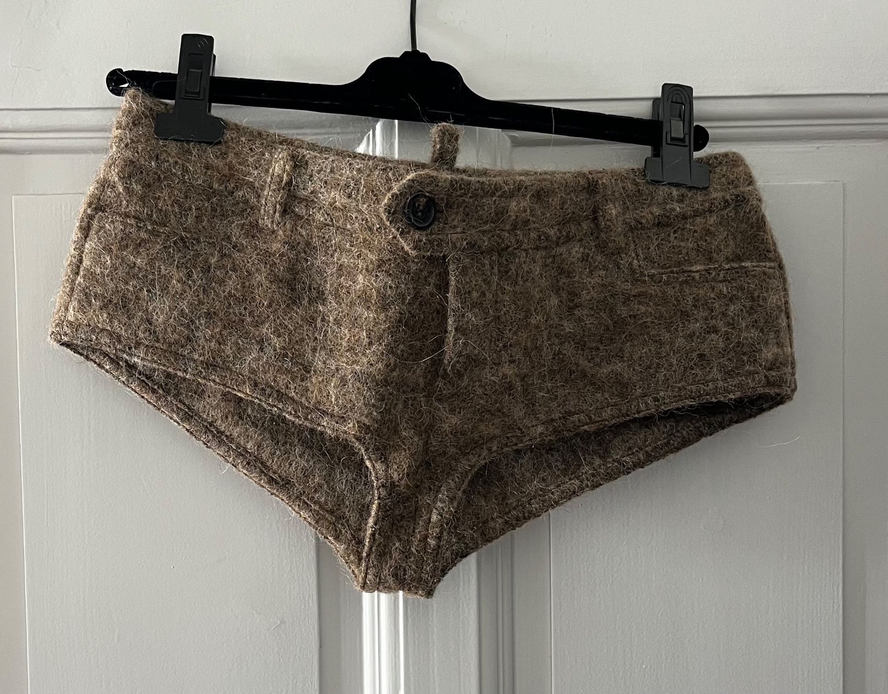 Dsquared2 Pantaloni: Dsquared2 mini short, feutre brun – Usato da Genève venduto da dachaw