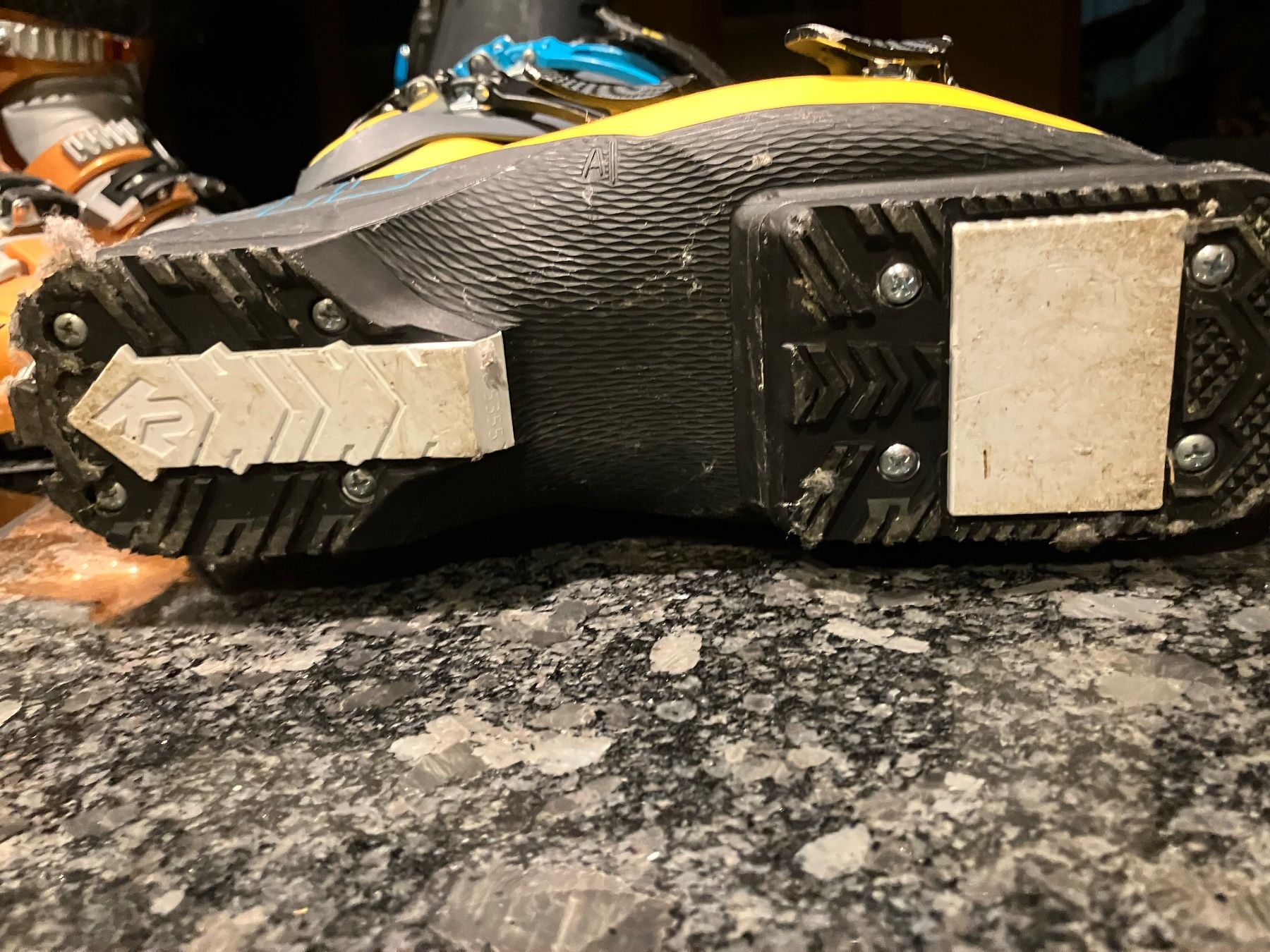 Scarpe per ragazzi: Mindbender Team JR – Usato da Courtepin venduto da petm 1