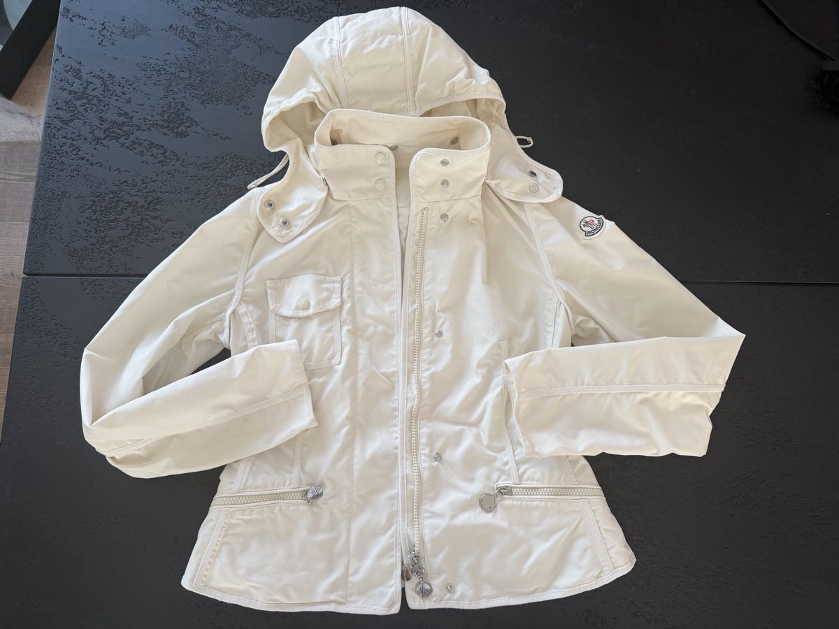 Moncler Jacken: Moncler Women Jacket Size 0 – Gebraucht aus Herrliberg von Tubalp