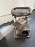 Katzenbaum mit Höhle und Liegefläche – sehr guter Zustand