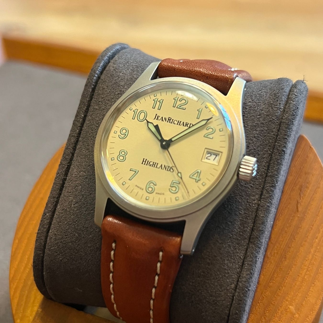 JeanRichard Uhren: JeanRichard Highlands Quartz Date 28010 – Gebraucht aus Carouge GE von Watchaser 2