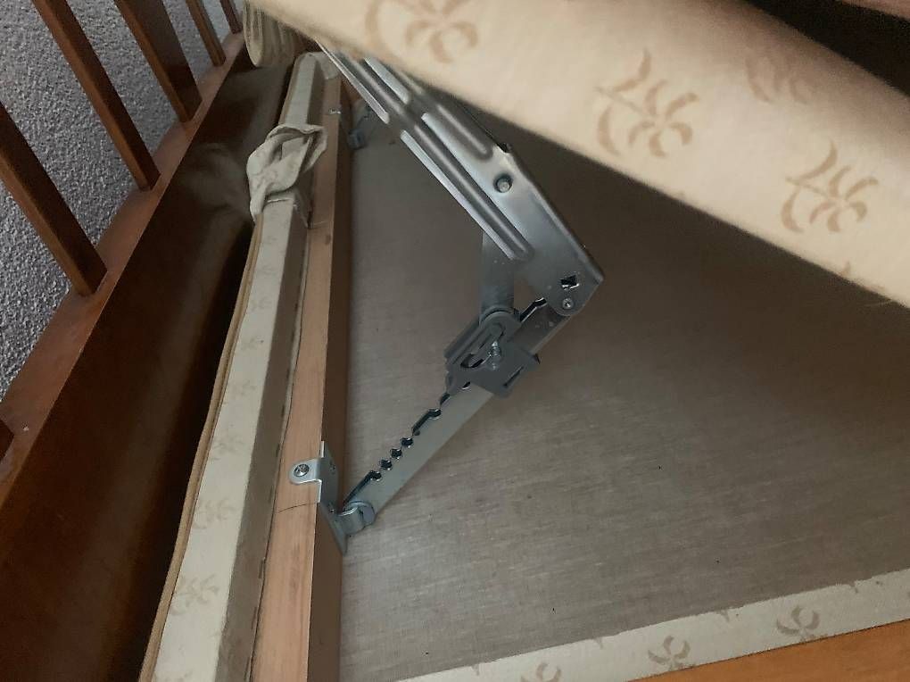 Betten: Antikes Bett aus Holz  – Gebraucht aus Langenthal von bar_2znq 3