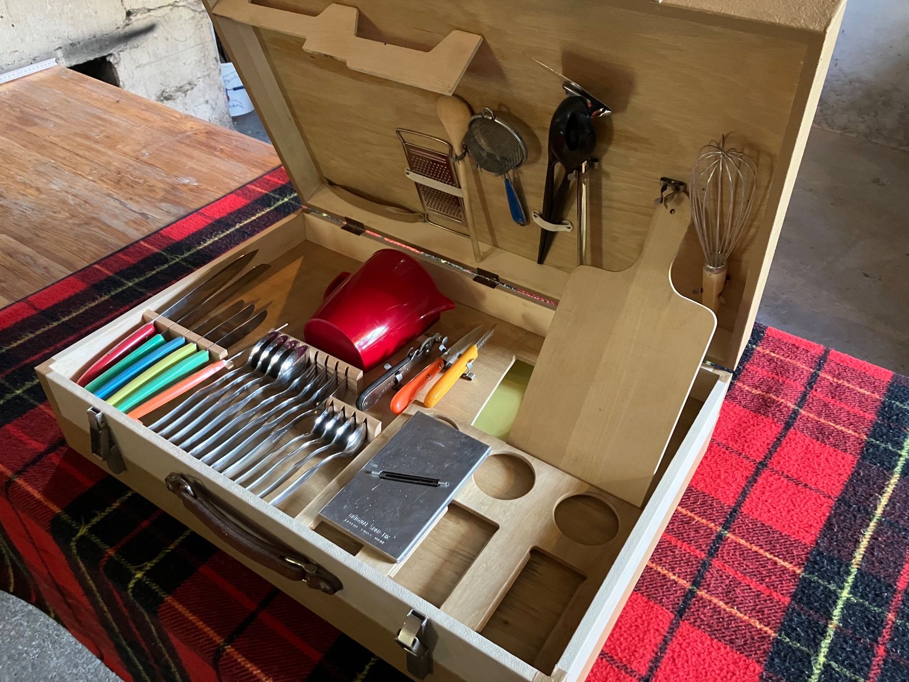 Reisekoffer: Campinggarnitur Vintage – Gebraucht aus Beringen von MORRISMINOR 1
