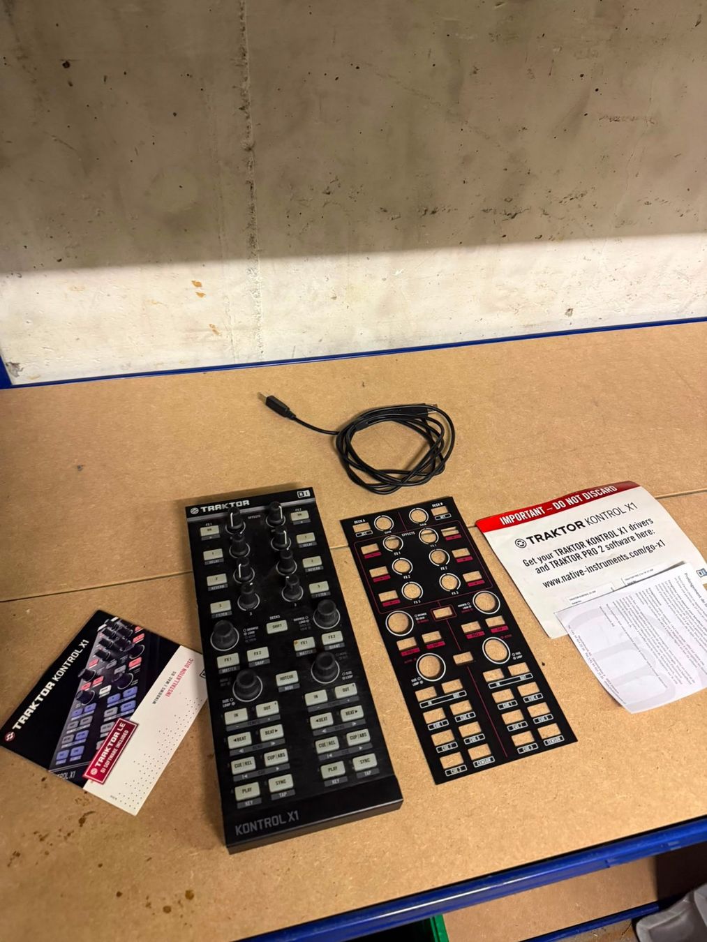 Traktor Console di mixaggio: Native Instruments NI Traktor Control X1 USB Controller – Usato da Bern venduto da diesdastrallala 1