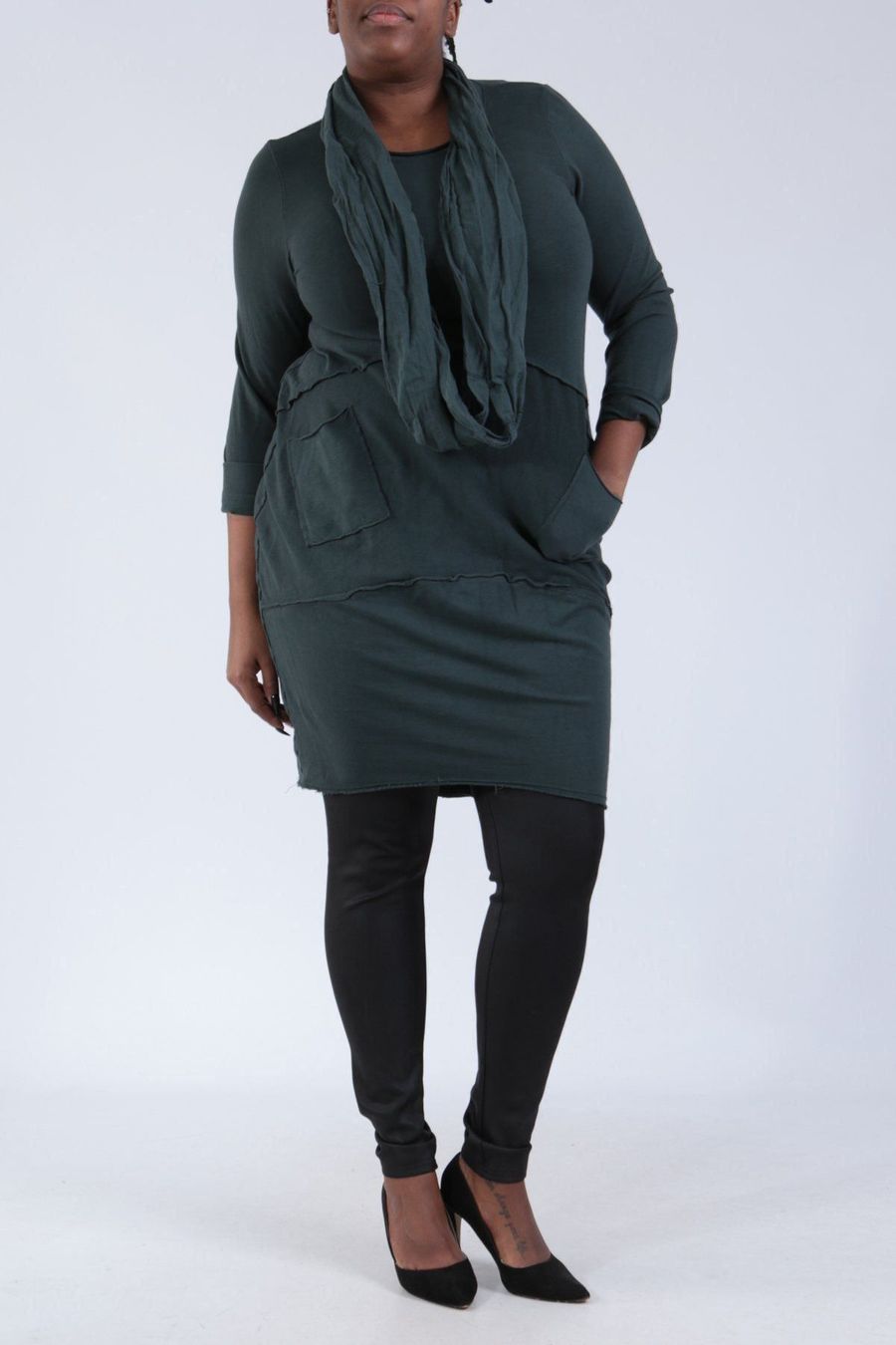 Vestiti: Sweatshirtkleid Schal - ca. Grösse 42/44 – Nuovo e nell'imballaggio originale da Eschenbach SG venduto da Peachick