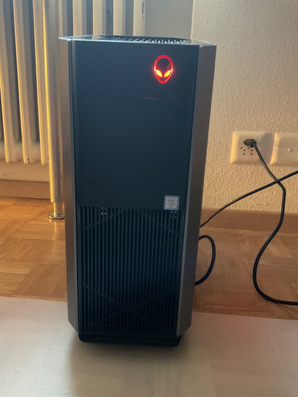 Alienware PCs: Gaming PC Alienware Aurora R5 Top Zustand – Gebraucht aus Malters von  1