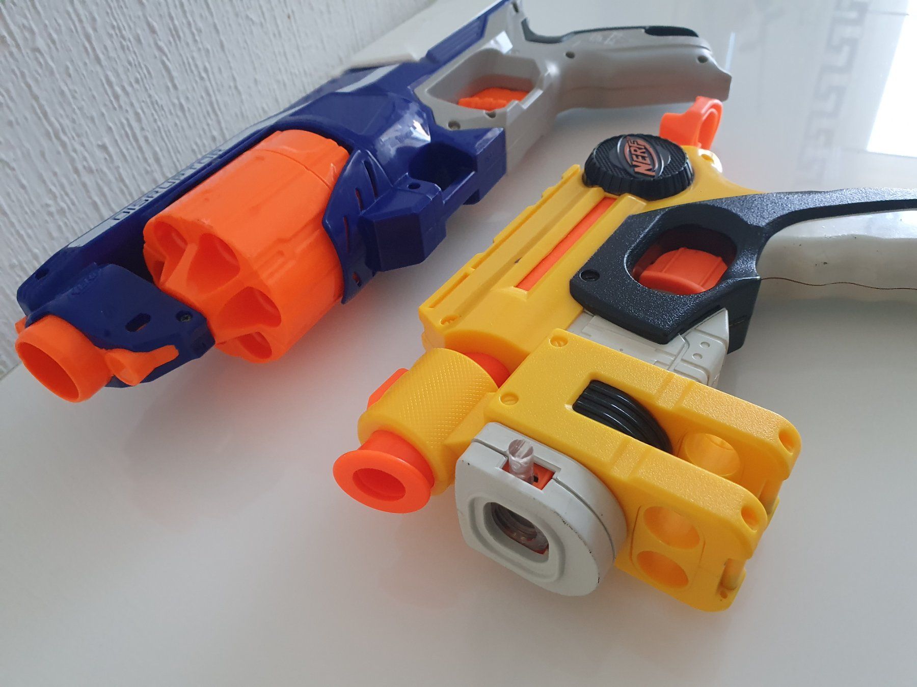 Nerf Giocattoli: Lot de 2 pistolets Nerf – Usato da Lausanne venduto da Af2016 1