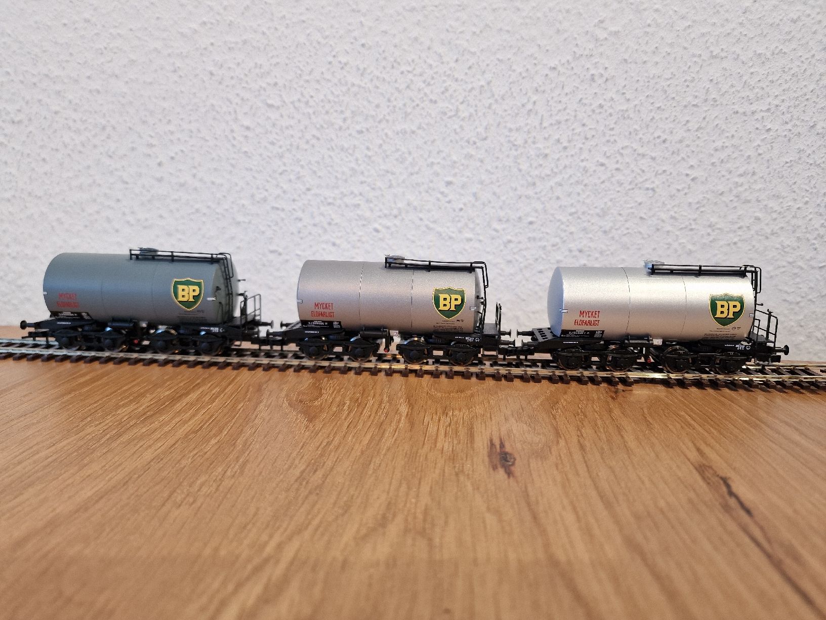 Roco Modelleisenbahnen: SJ BP Tankwagen H0 – Neu (gemäss Beschreibung) aus Matten b. Interlaken von lor_hr9w 2
