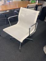 Vitra Aluminum Chair EA 108 weiss guter Zustand