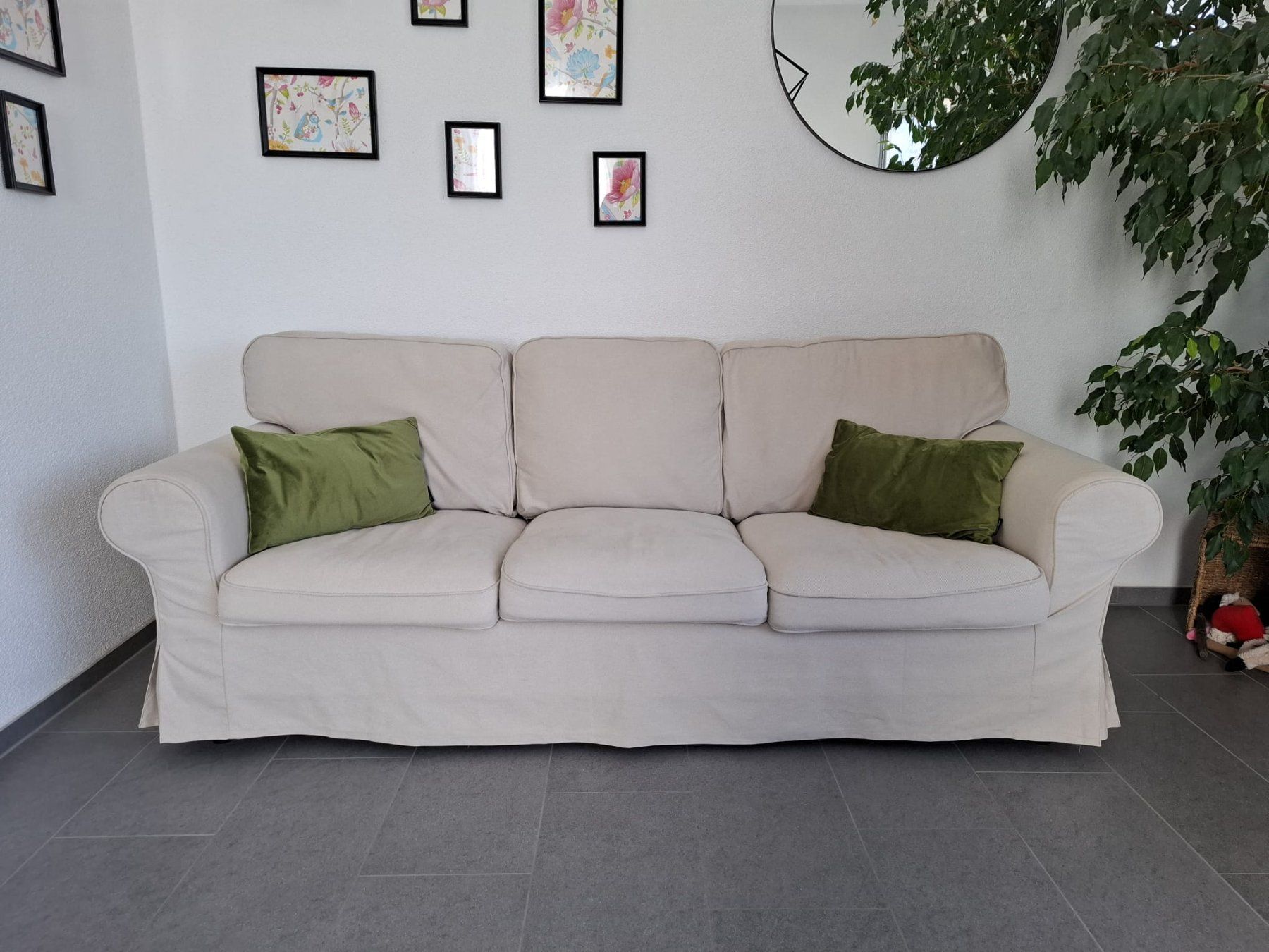 Elegantes Ektorp 2er Sofa Bild