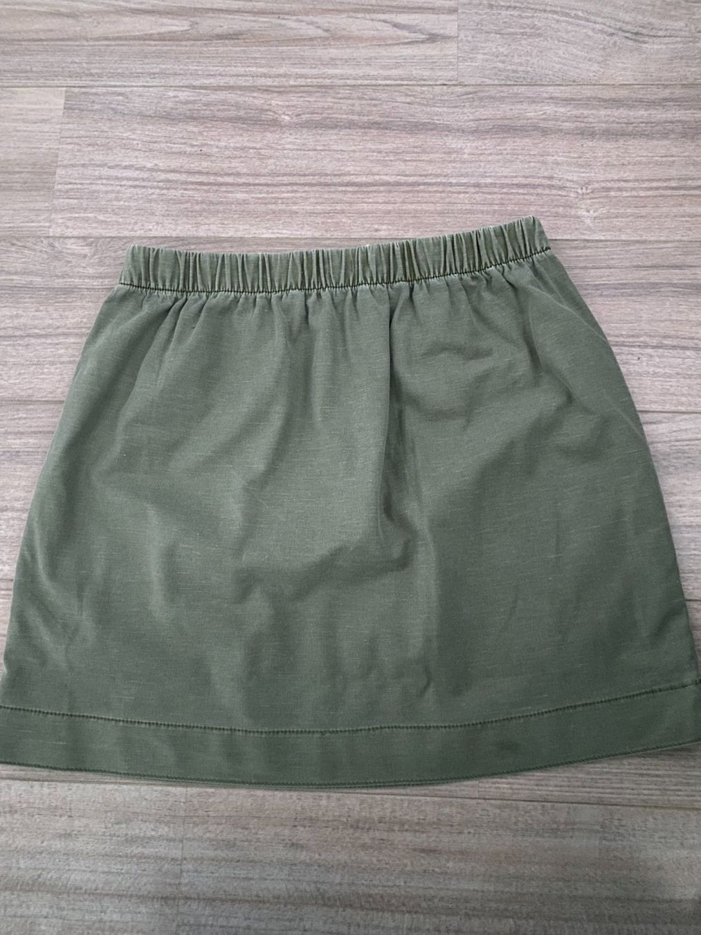Gonne: MASSIMO DUTTI Rock Gr. 38 olive – Usato da Bonstetten venduto da VCLS 2