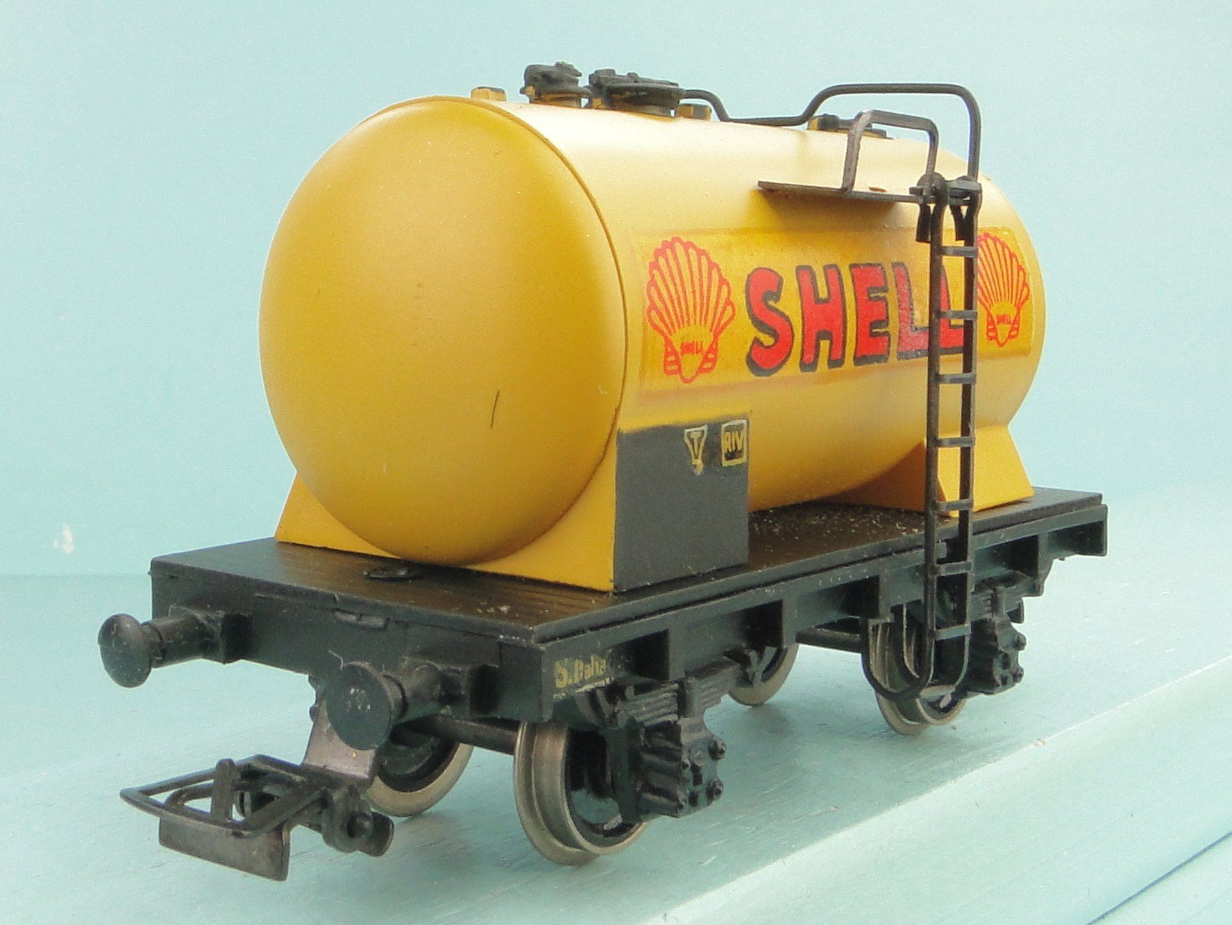 Rivarossi Modelleisenbahnen: RIVAROSSI C Bs, vagone cisterna Shell FS – Gebraucht aus Bülach von cann11 3