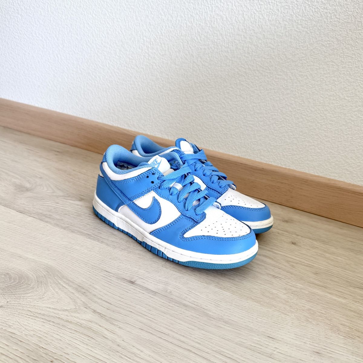 Nike Scarpe da uomo: Nike Dunk Low "UNC" / University Blue – Nuovo (secondo la descrizione) da Olten venduto da actuallytheac 1