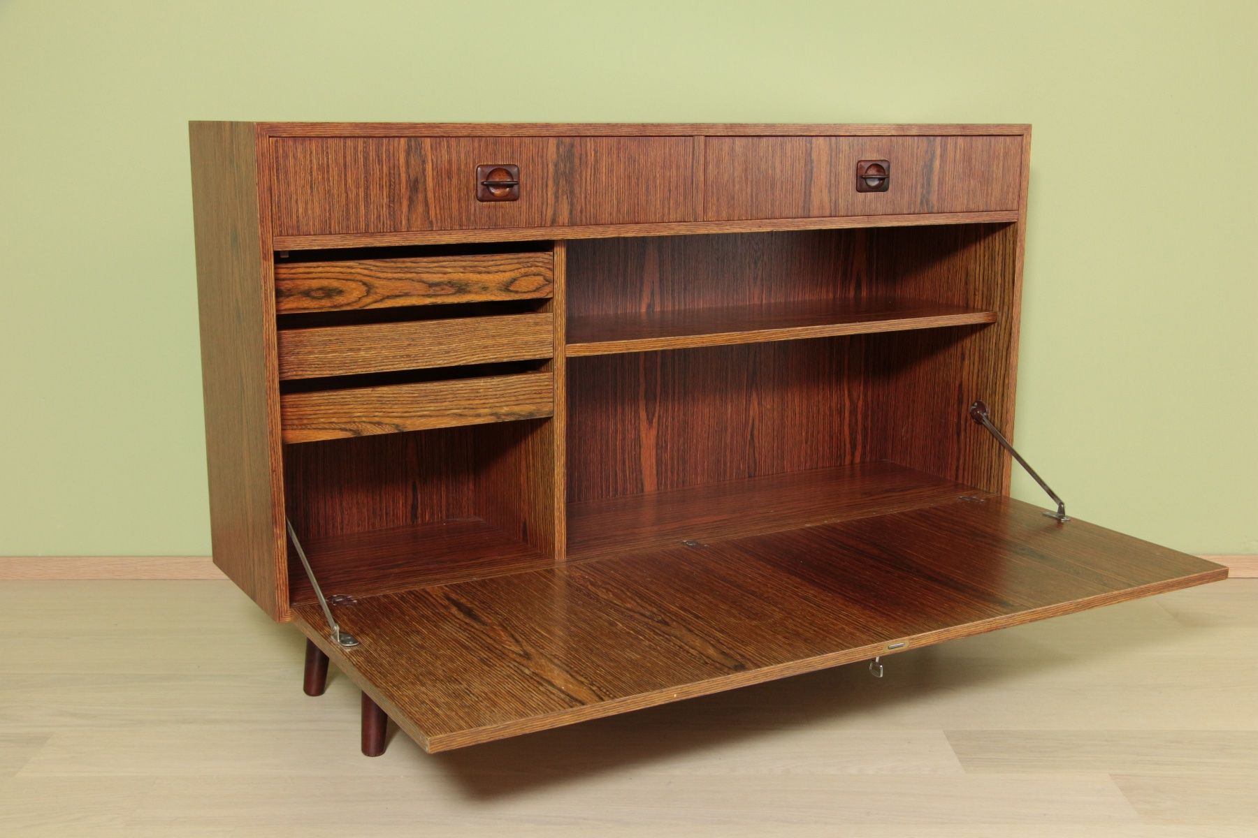 Cassettiere: Sideboard mit Klapptüre – Usato da Basel venduto da perpetuum_moebel 2