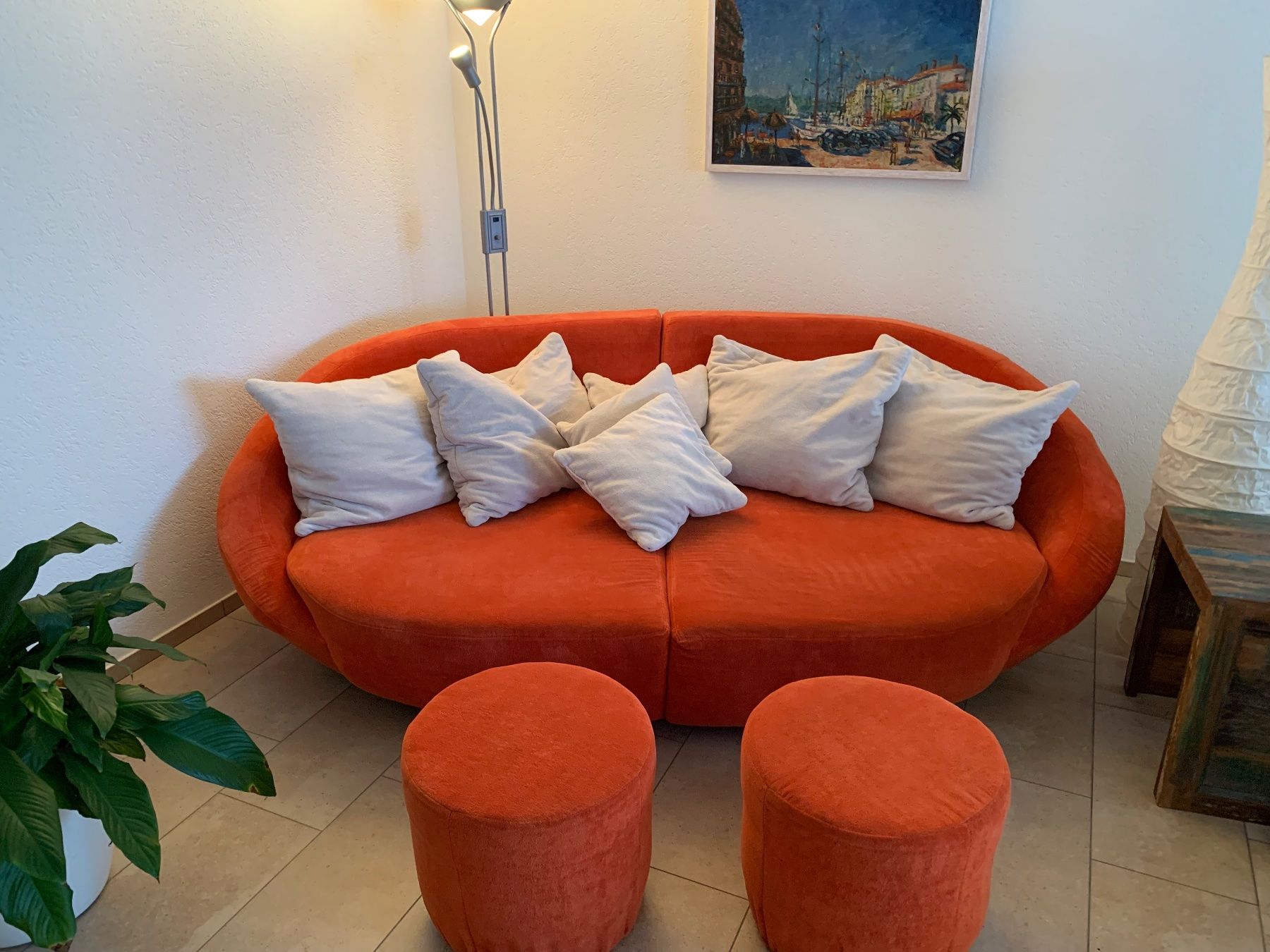 Sofas: Ultrabequemes Kuschelsofa mit 2 Hockern – Gebraucht aus Möhlin von Sillyyyyy
