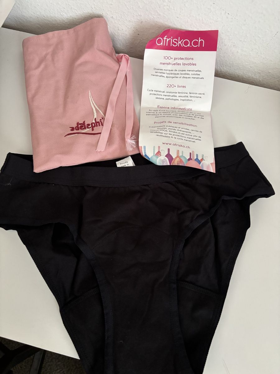 Altra biancheria intima: Culotte menstruelle Adelephi noir taille S état neuf – Nuovo e nell'imballaggio originale da Lausanne venduto da LILI0125